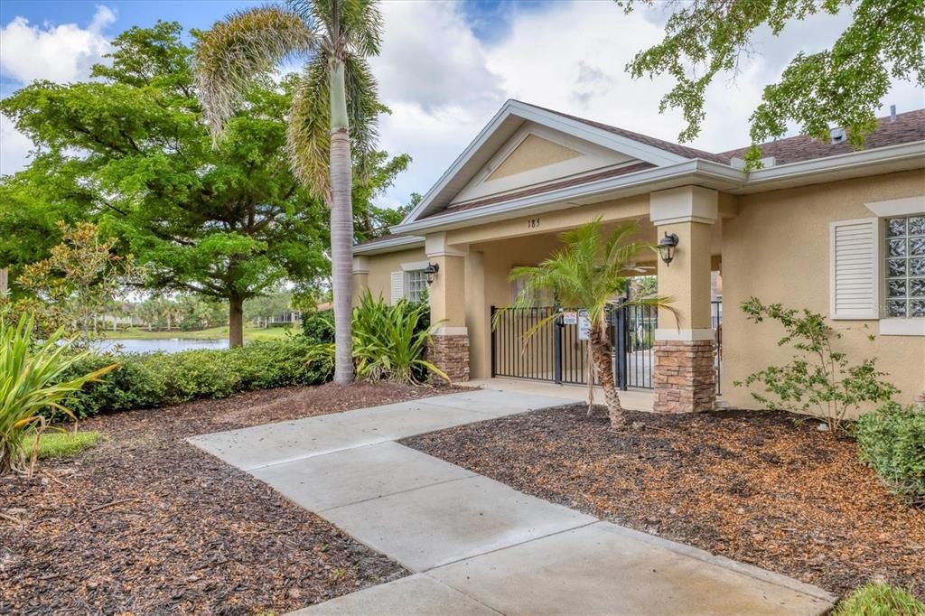 待售: $345,000 (2 贝兹, 2 浴室, 1558 平方英尺)