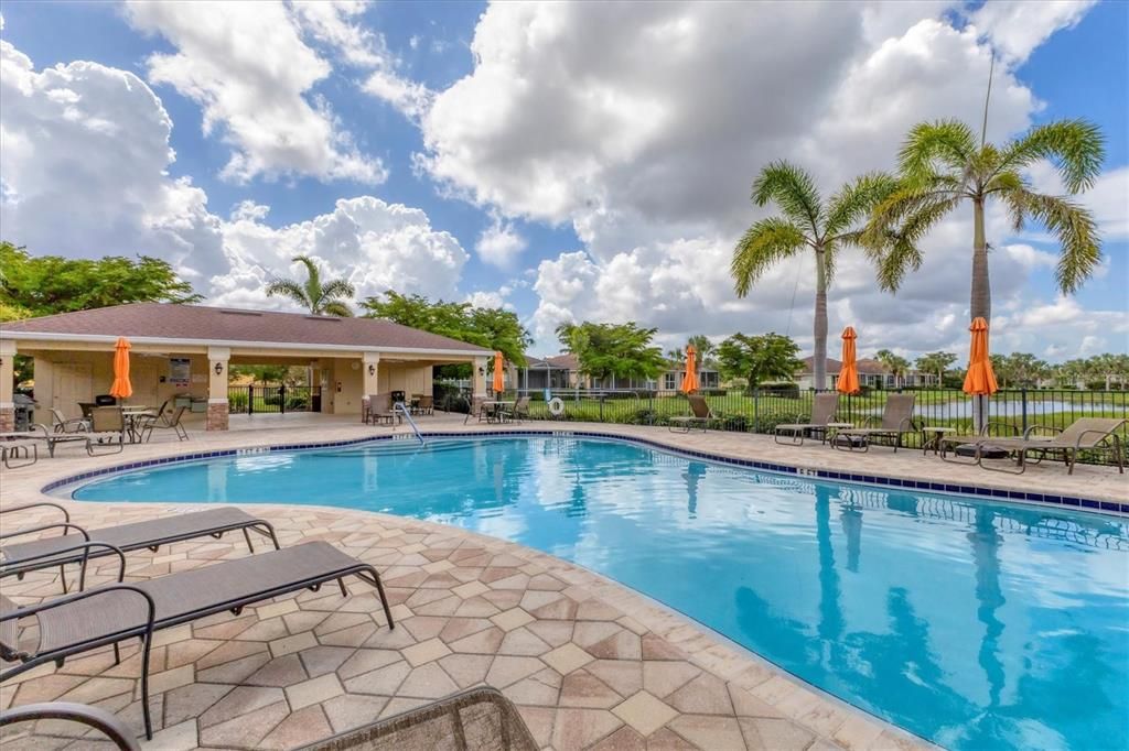 待售: $345,000 (2 贝兹, 2 浴室, 1558 平方英尺)