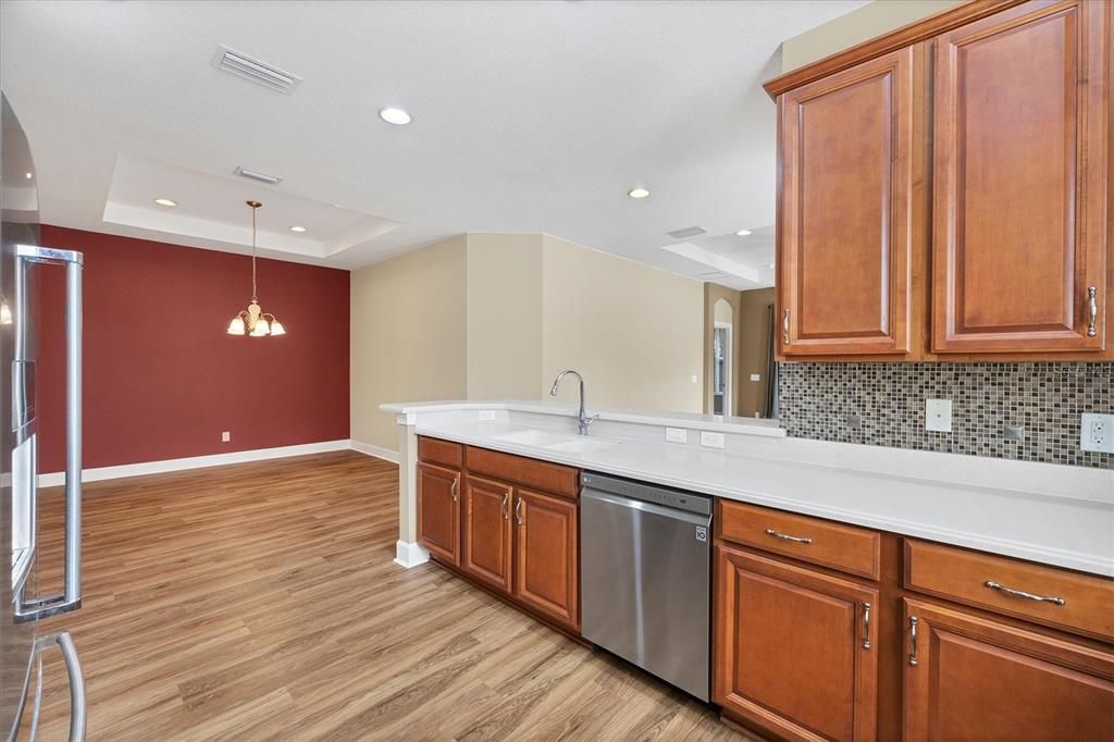 待售: $345,000 (2 贝兹, 2 浴室, 1558 平方英尺)