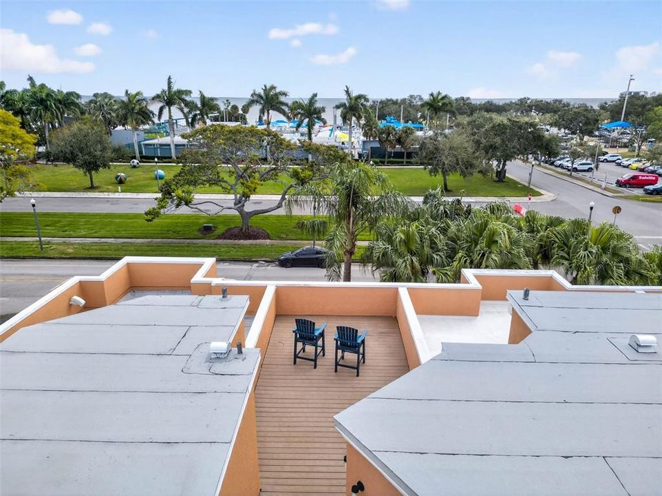 На продажу: $995,000 (3 спален, 2 ванн, 2035 Квадратных фут)