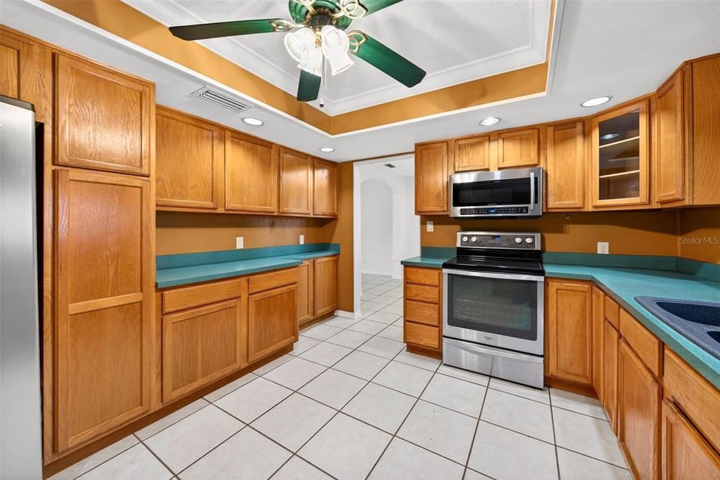 For Sale: $650,000 (3 beds, 2 baths, 2232 Square Feet)