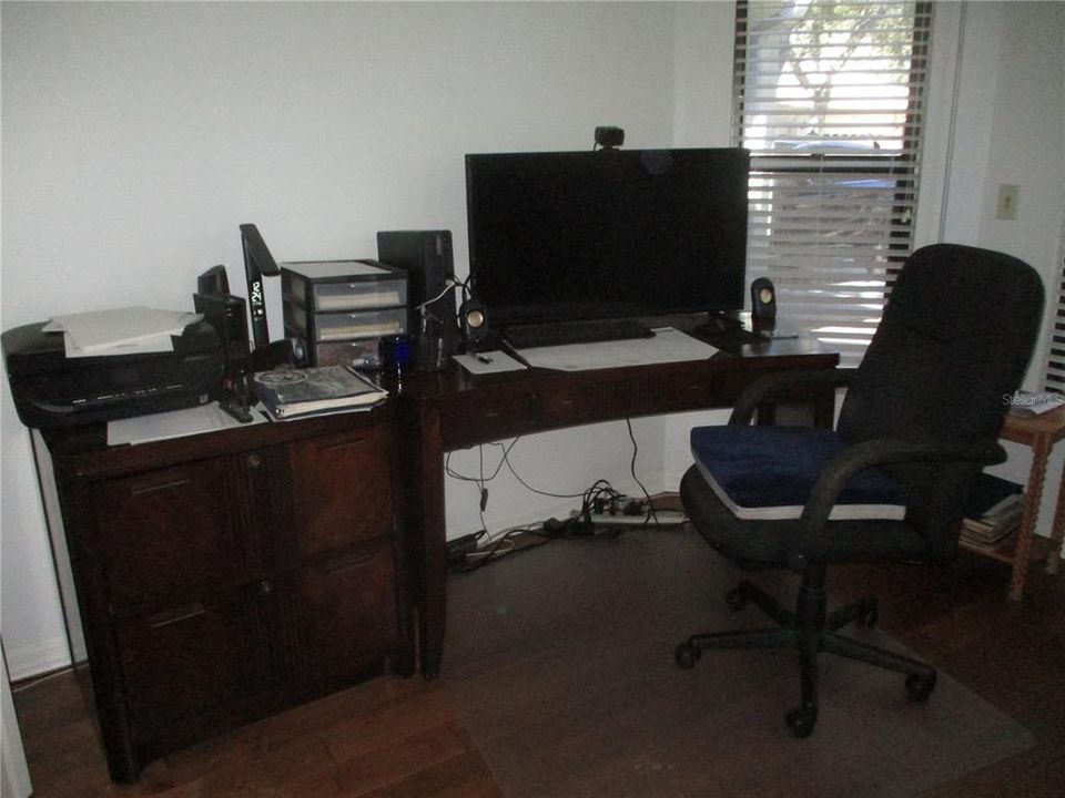 For Rent: $2,050 (2 beds, 2 baths, 1661 Square Feet)