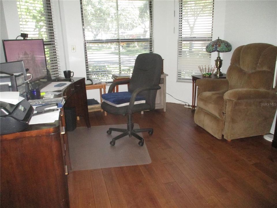 For Rent: $2,050 (2 beds, 2 baths, 1661 Square Feet)