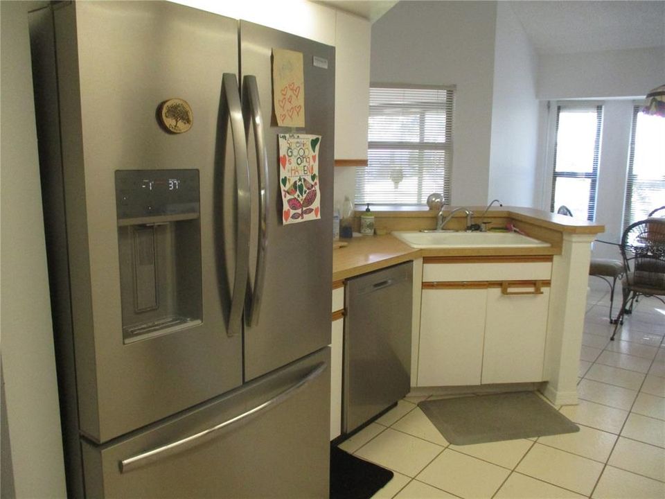 For Rent: $2,050 (2 beds, 2 baths, 1661 Square Feet)