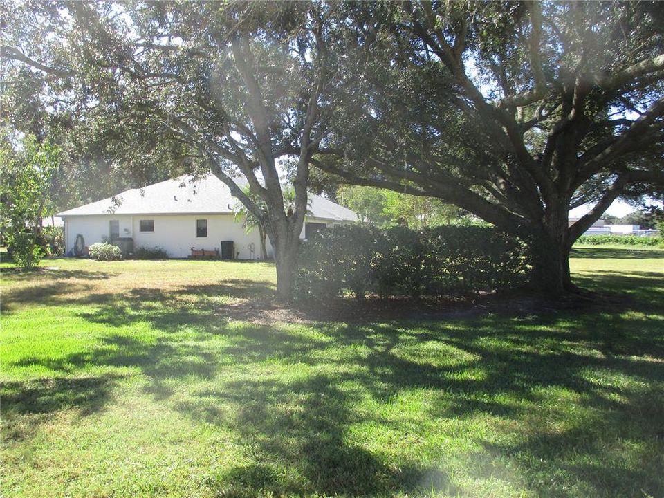 For Rent: $2,050 (2 beds, 2 baths, 1661 Square Feet)