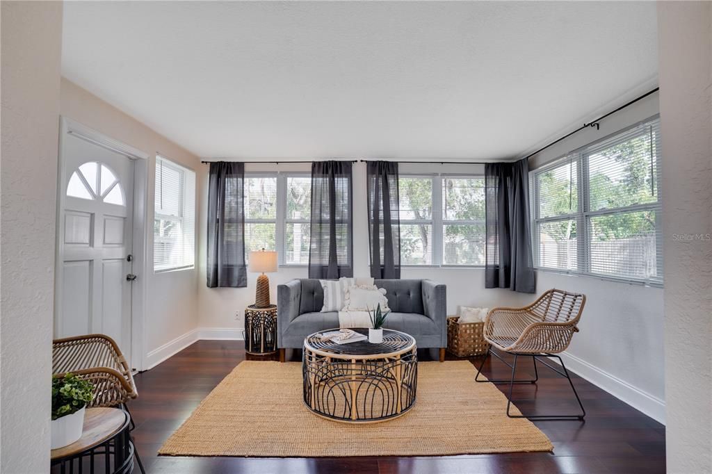 En Venta: $319,000 (2 camas, 1 baños, 1004 Pies cuadrados)