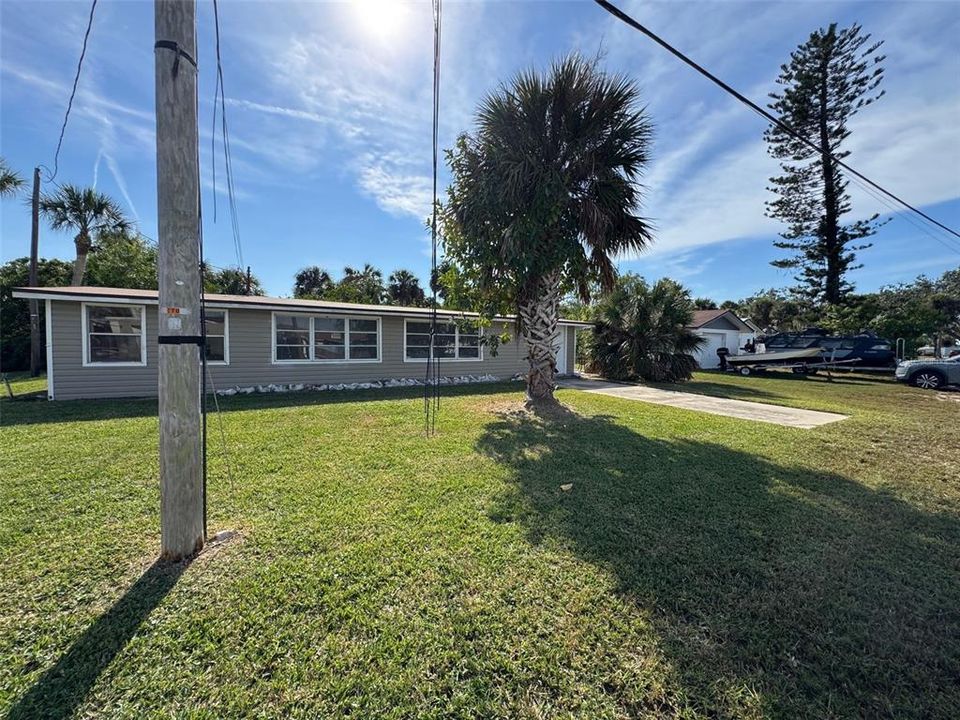 For Sale: $179,900 (3 beds, 1 baths, 816 Square Feet)