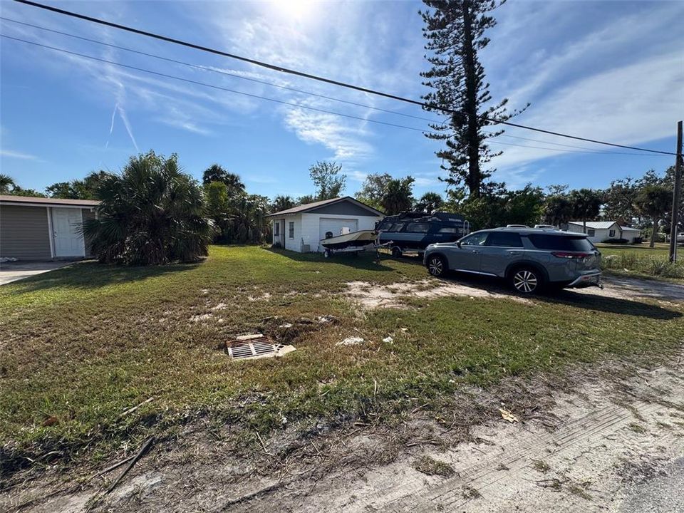 For Sale: $179,900 (3 beds, 1 baths, 816 Square Feet)