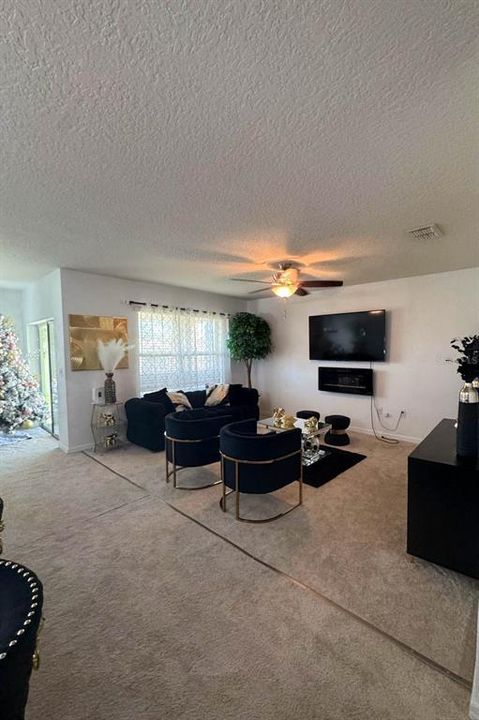 На продажу: $335,000 (3 спален, 2 ванн, 1706 Квадратных фут)