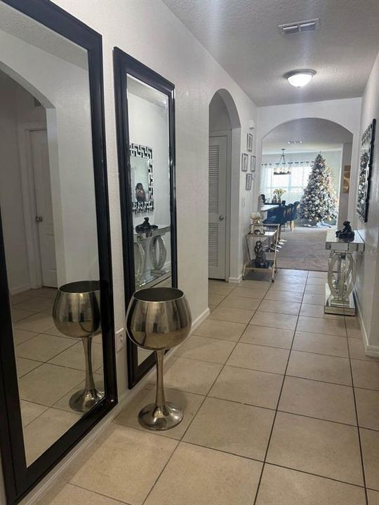 На продажу: $335,000 (3 спален, 2 ванн, 1706 Квадратных фут)