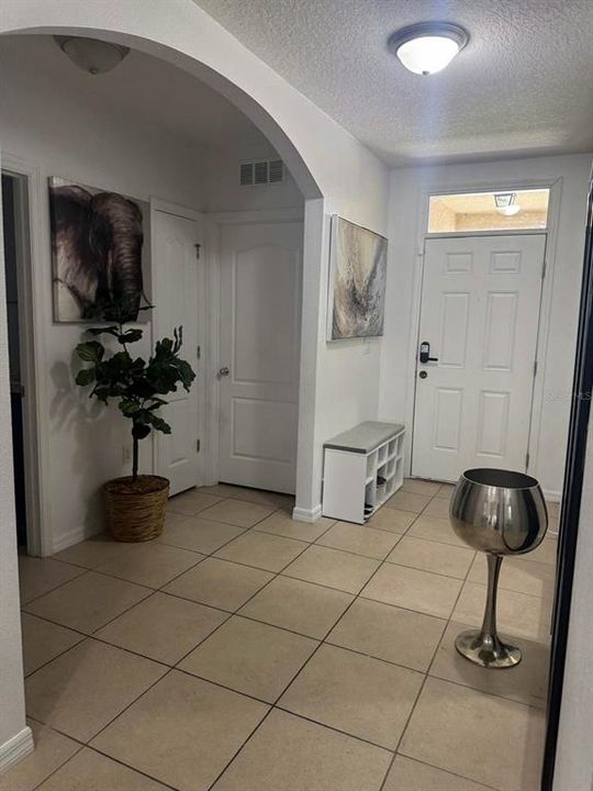 На продажу: $335,000 (3 спален, 2 ванн, 1706 Квадратных фут)