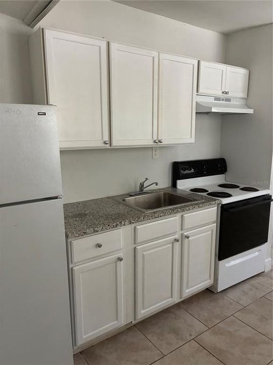 出租: $1,895 (3 贝兹, 2 浴室, 984 平方英尺)