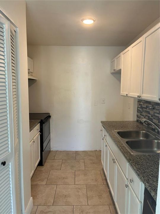 出租: $1,895 (3 贝兹, 2 浴室, 984 平方英尺)