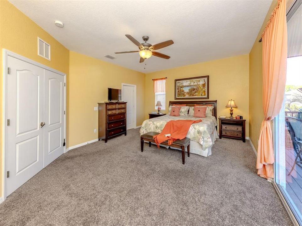 For Sale: $539,900 (4 beds, 2 baths, 2644 Square Feet)