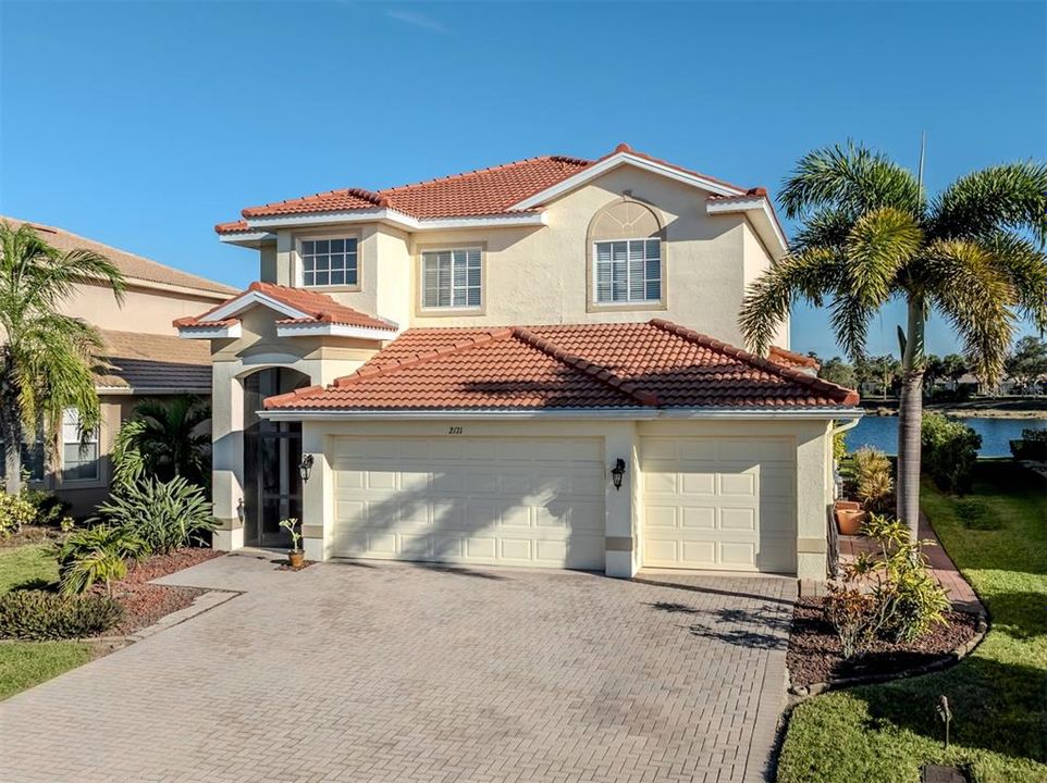 For Sale: $539,900 (4 beds, 2 baths, 2644 Square Feet)