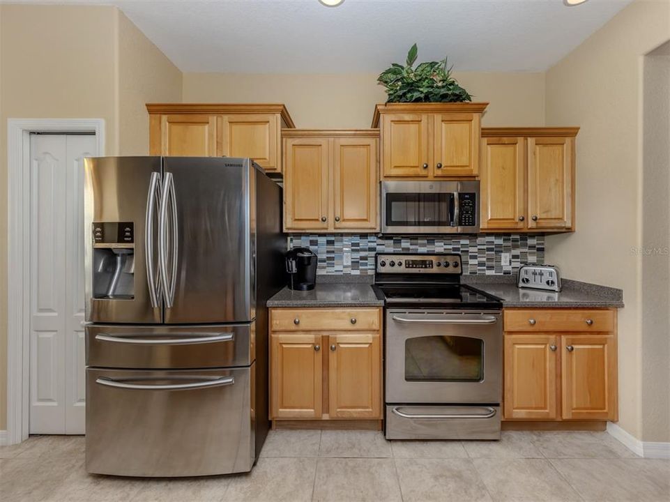 For Sale: $539,900 (4 beds, 2 baths, 2644 Square Feet)