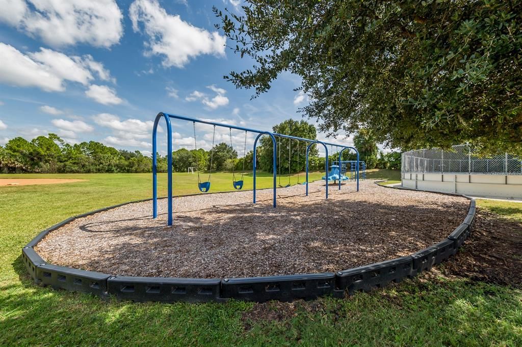 For Sale: $539,900 (4 beds, 2 baths, 2644 Square Feet)