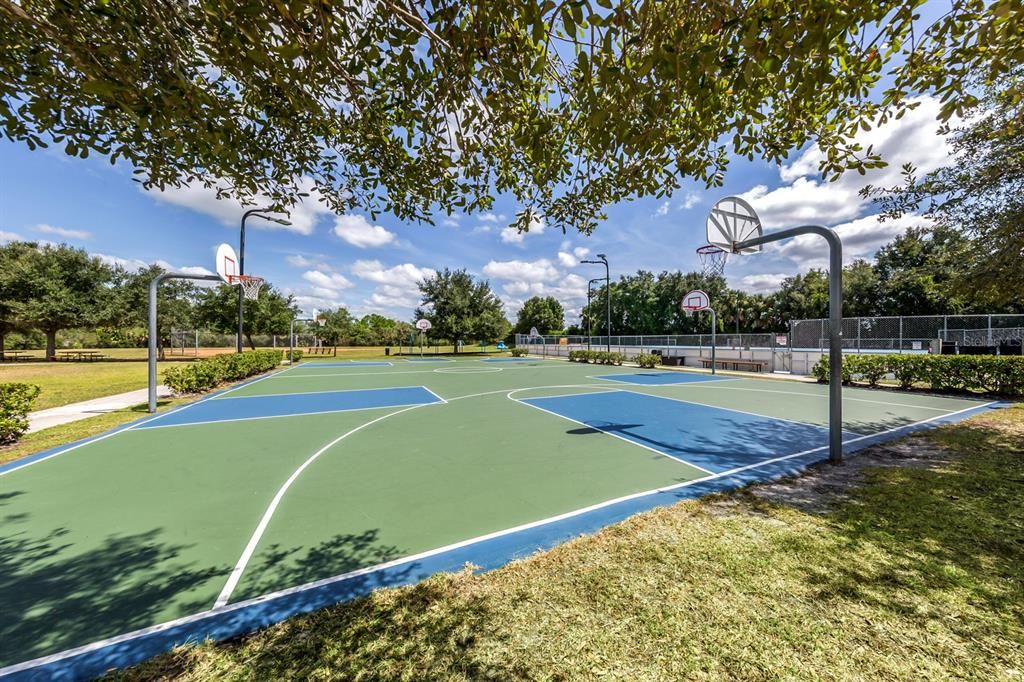 For Sale: $539,900 (4 beds, 2 baths, 2644 Square Feet)