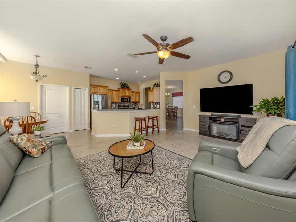 For Sale: $539,900 (4 beds, 2 baths, 2644 Square Feet)
