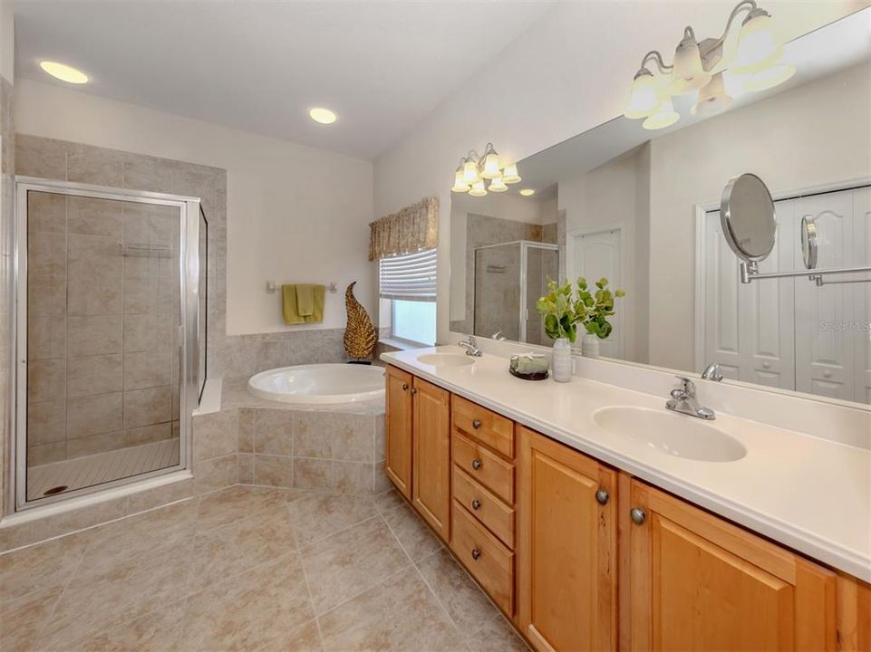 For Sale: $539,900 (4 beds, 2 baths, 2644 Square Feet)