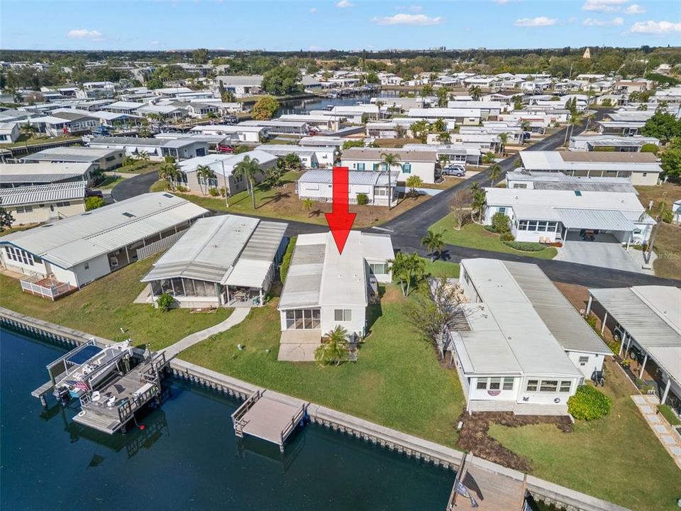 For Sale: $250,000 (2 beds, 1 baths, 872 Square Feet)