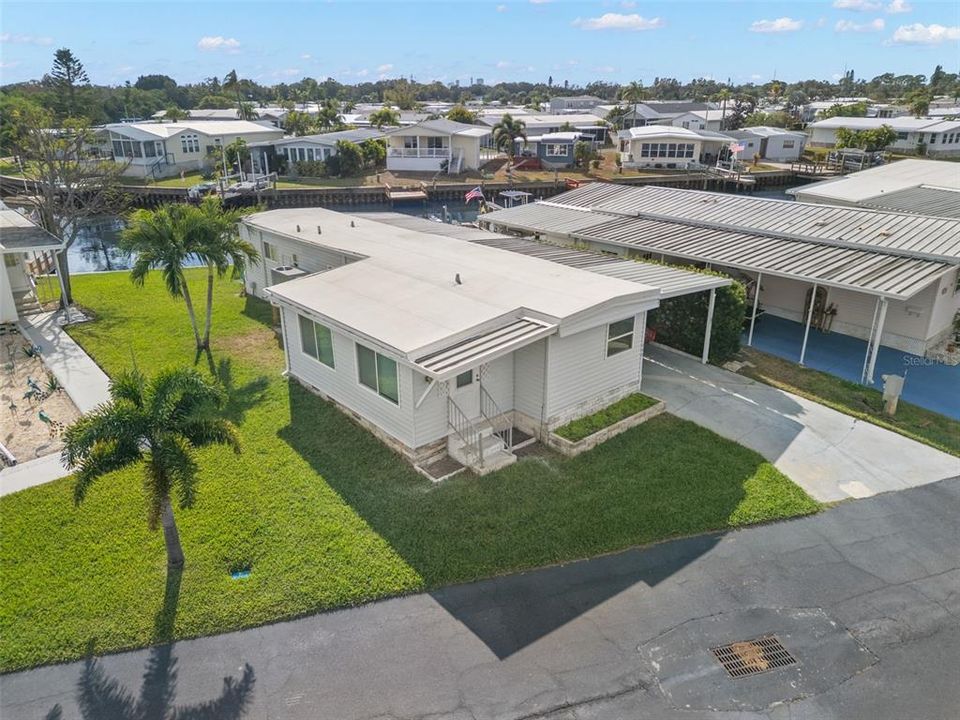 For Sale: $250,000 (2 beds, 1 baths, 872 Square Feet)