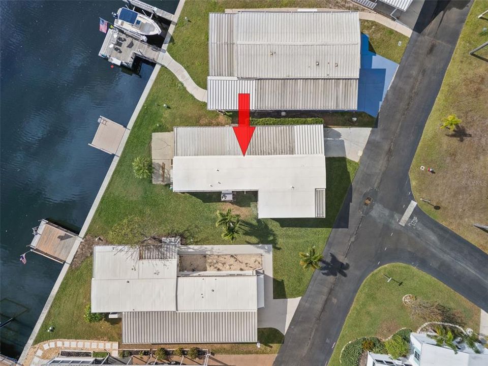 For Sale: $250,000 (2 beds, 1 baths, 872 Square Feet)