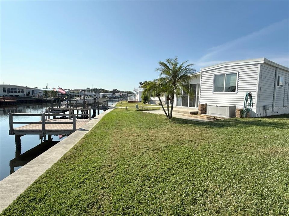 For Sale: $250,000 (2 beds, 1 baths, 872 Square Feet)