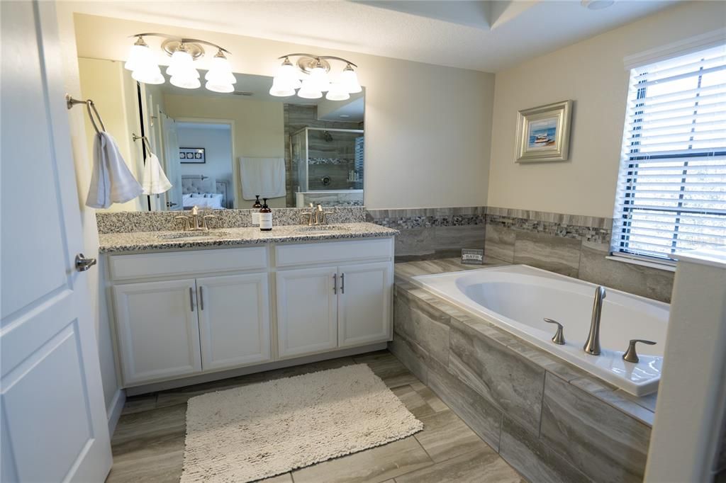 В аренду: $3,000 (4 спален, 4 ванн, 2569 Квадратных фут)