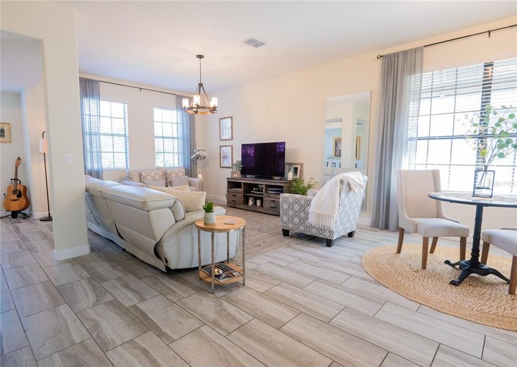 В аренду: $3,000 (4 спален, 4 ванн, 2569 Квадратных фут)