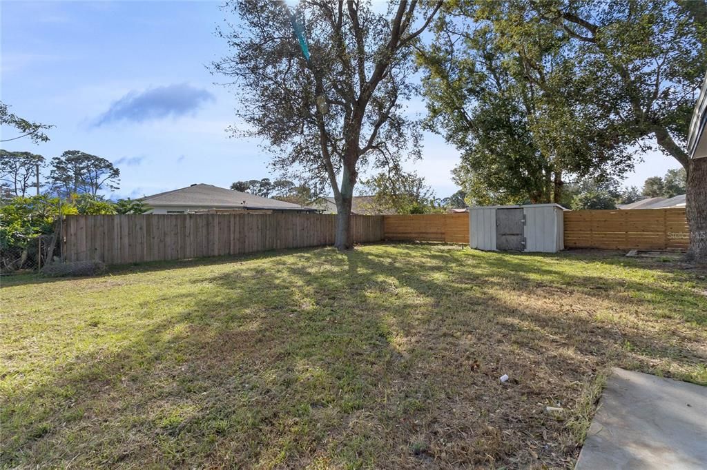 На продажу: $300,000 (4 спален, 2 ванн, 1668 Квадратных фут)