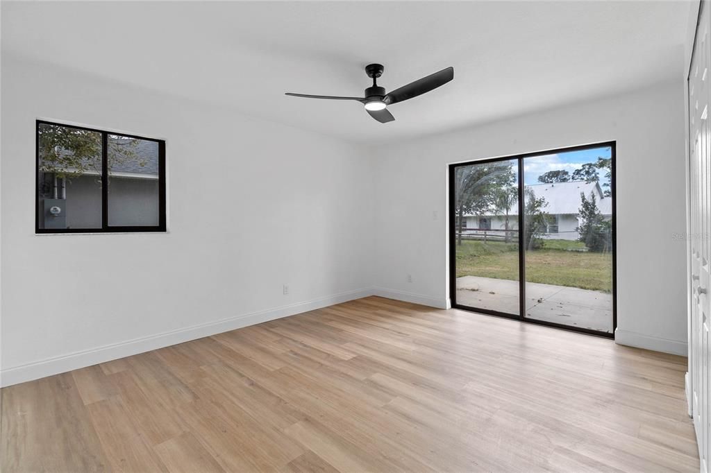 На продажу: $300,000 (4 спален, 2 ванн, 1668 Квадратных фут)