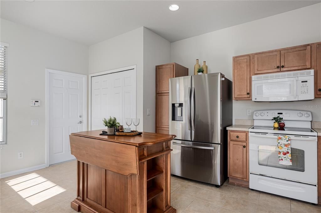 For Sale: $329,900 (3 beds, 2 baths, 1460 Square Feet)