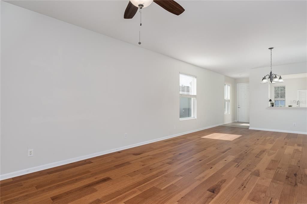 For Sale: $329,900 (3 beds, 2 baths, 1460 Square Feet)