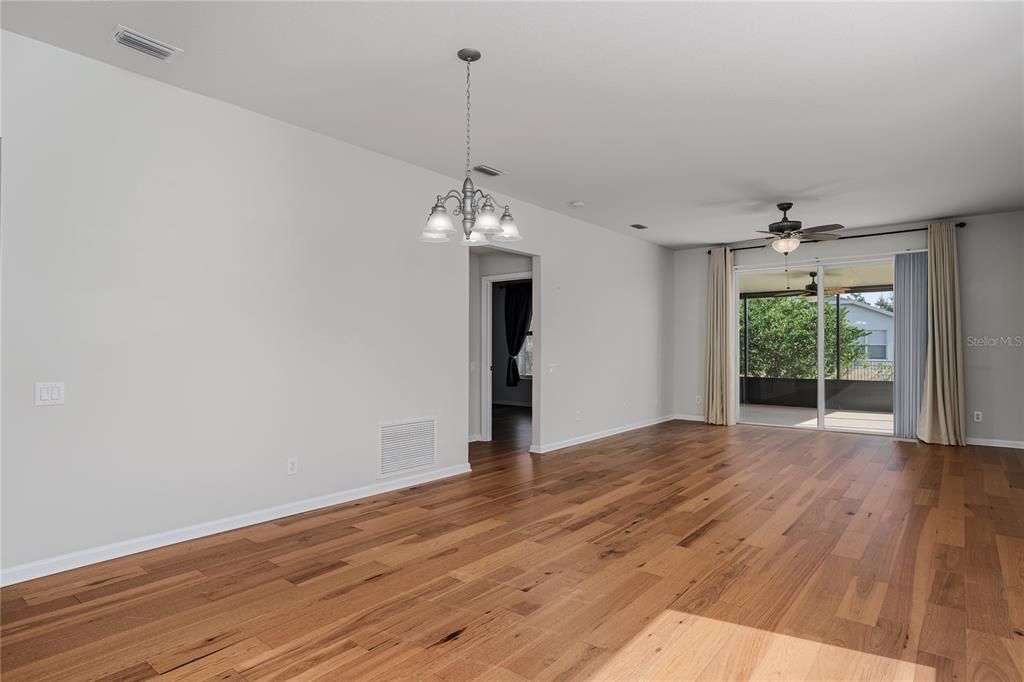 For Sale: $329,900 (3 beds, 2 baths, 1460 Square Feet)