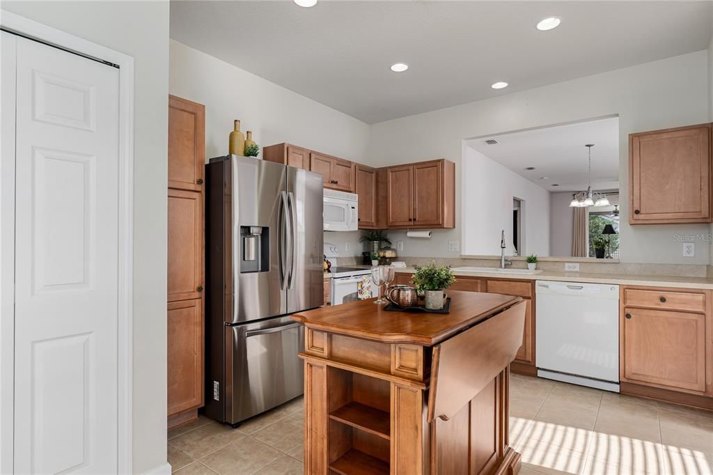 For Sale: $329,900 (3 beds, 2 baths, 1460 Square Feet)