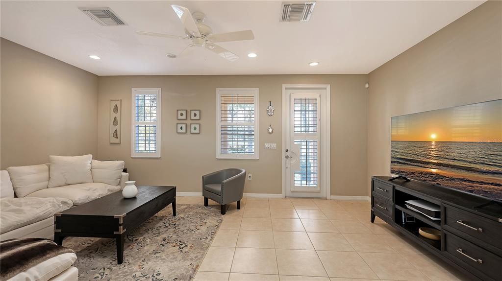 На продажу: $349,000 (3 спален, 2 ванн, 1661 Квадратных фут)