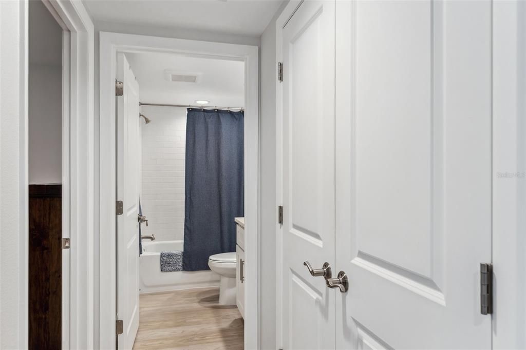 出租: $2,500 (2 贝兹, 2 浴室, 1326 平方英尺)