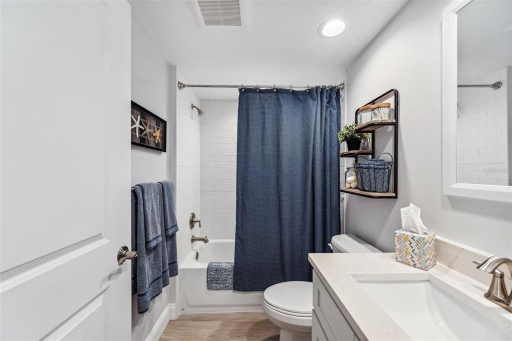 出租: $2,500 (2 贝兹, 2 浴室, 1326 平方英尺)