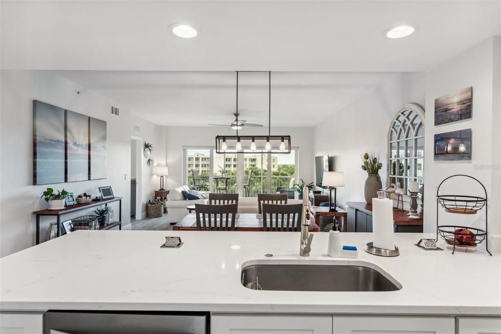 出租: $2,500 (2 贝兹, 2 浴室, 1326 平方英尺)