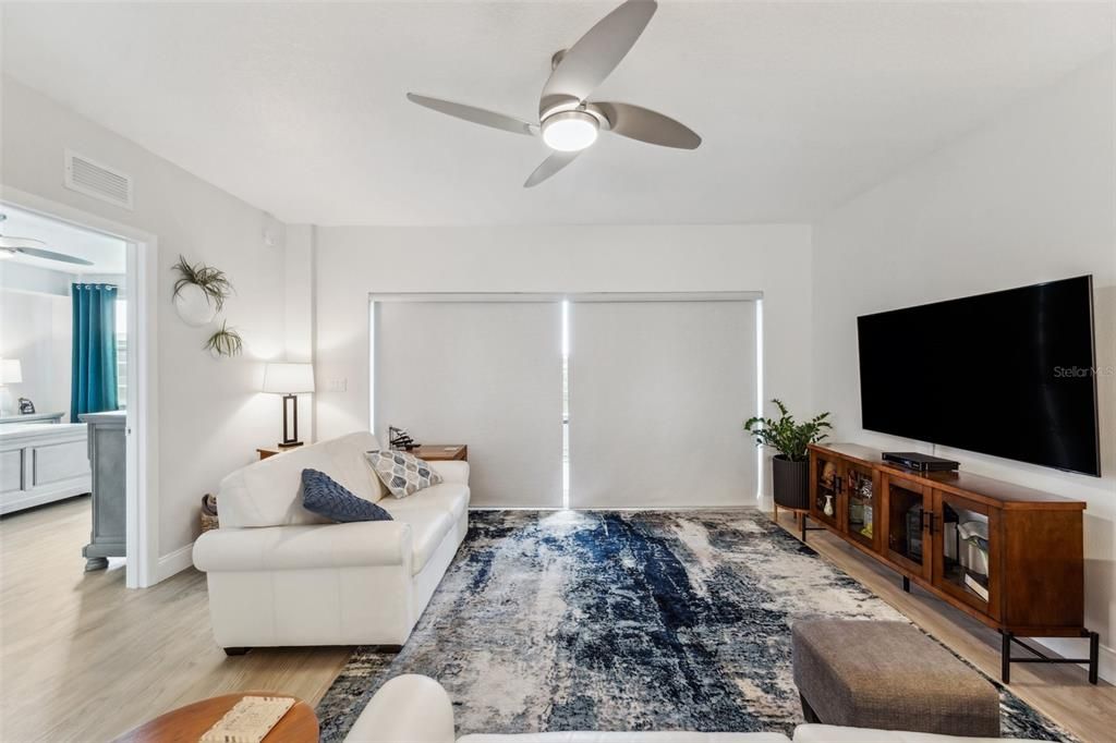 出租: $2,500 (2 贝兹, 2 浴室, 1326 平方英尺)