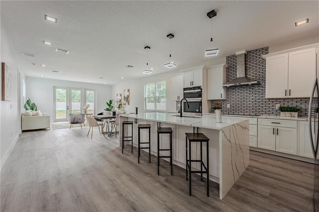 En Venta: $419,999 (4 camas, 2 baños, 1908 Pies cuadrados)