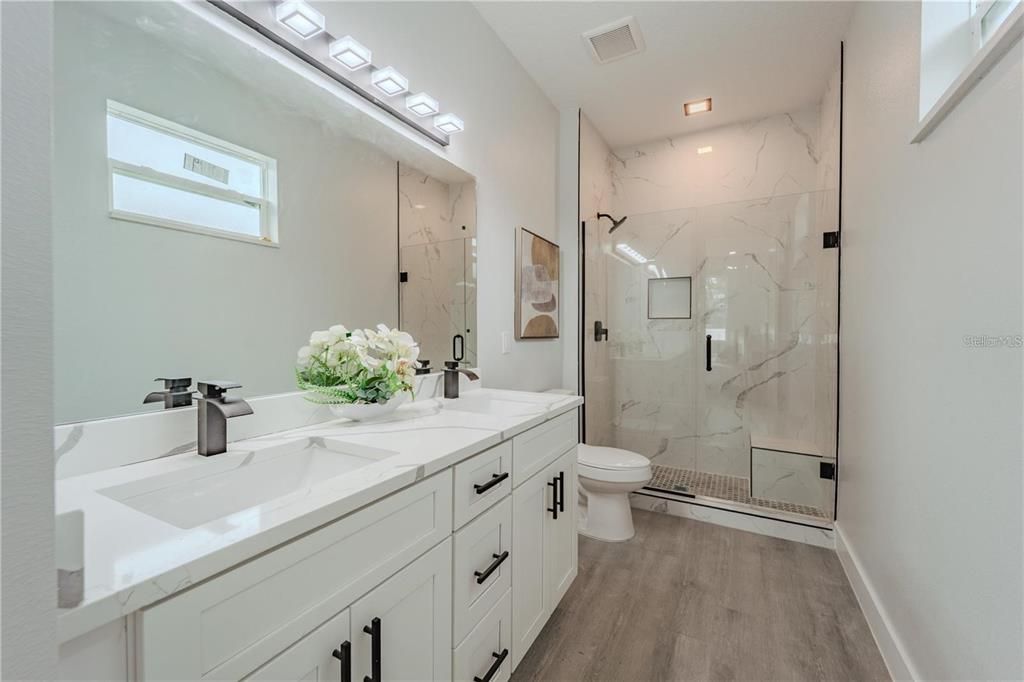 En Venta: $419,999 (4 camas, 2 baños, 1908 Pies cuadrados)