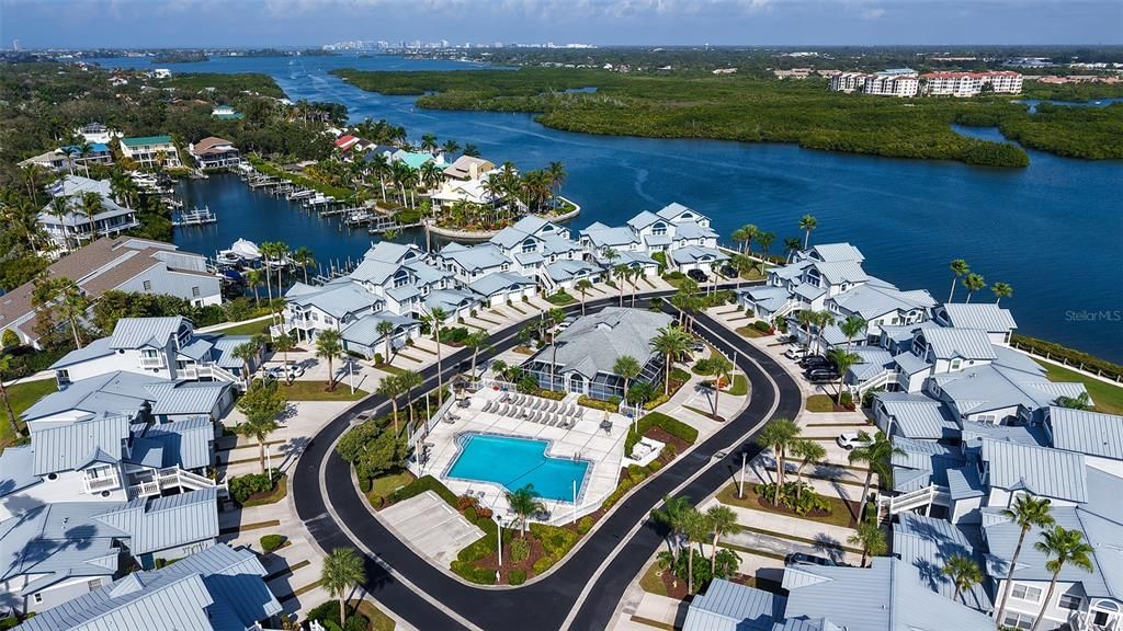 For Sale: $989,000 (3 beds, 2 baths, 1495 Square Feet)