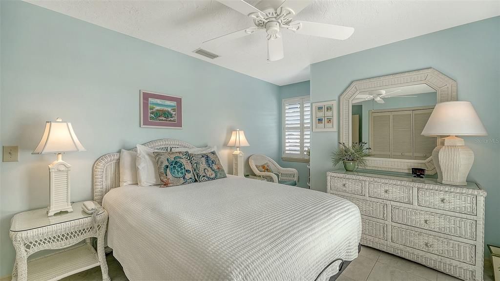 For Sale: $989,000 (3 beds, 2 baths, 1495 Square Feet)