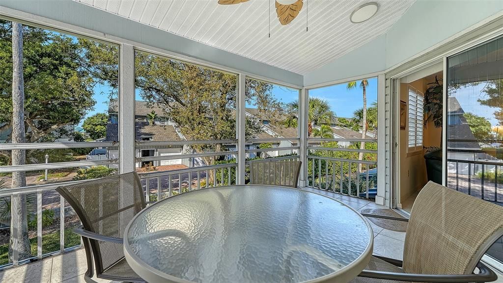 For Sale: $989,000 (3 beds, 2 baths, 1495 Square Feet)