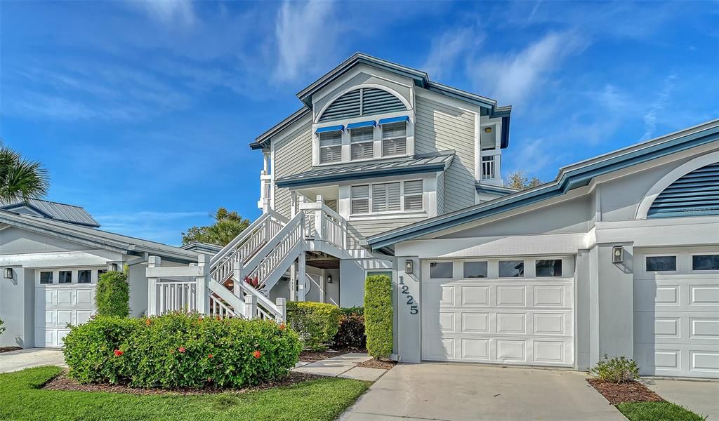 For Sale: $989,000 (3 beds, 2 baths, 1495 Square Feet)