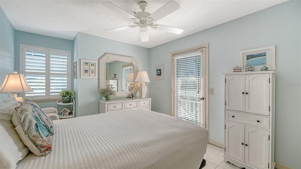 For Sale: $989,000 (3 beds, 2 baths, 1495 Square Feet)