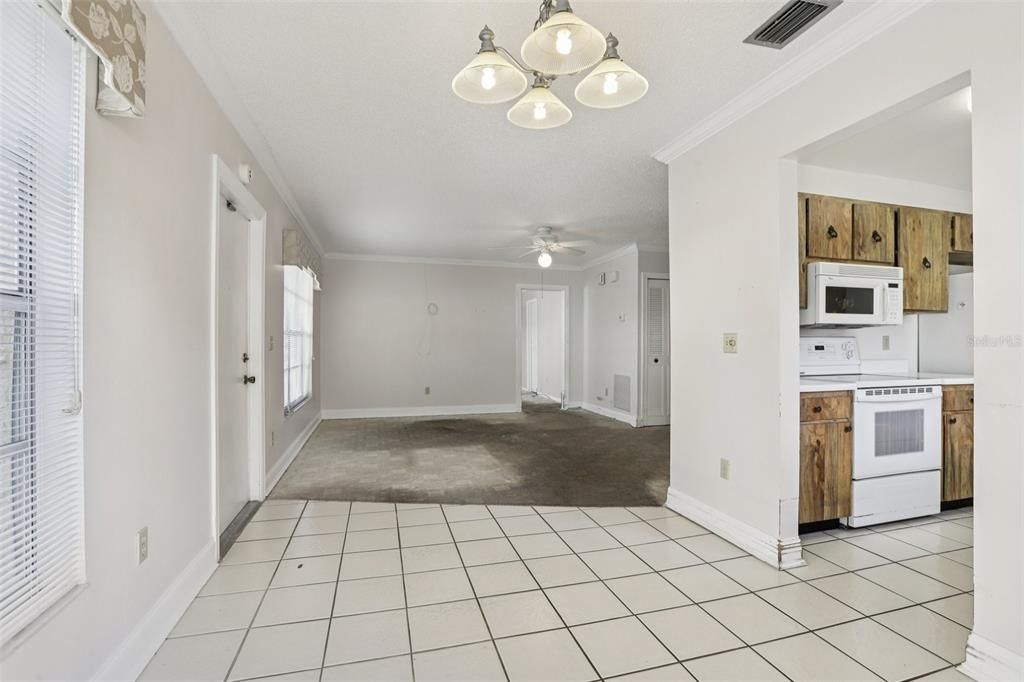 For Sale: $135,000 (2 beds, 2 baths, 1272 Square Feet)