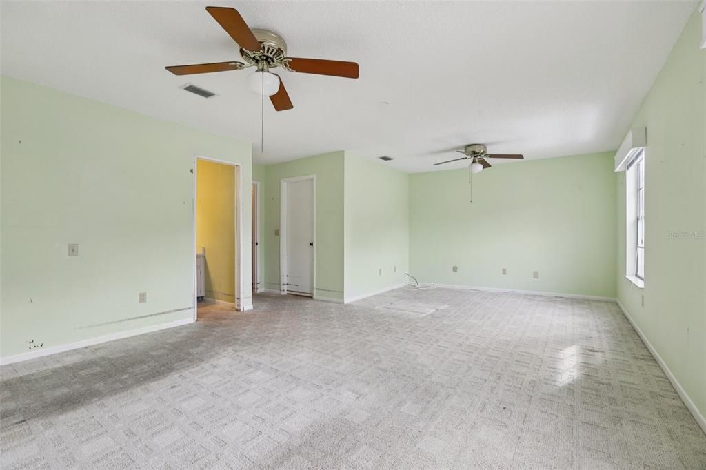 For Sale: $135,000 (2 beds, 2 baths, 1272 Square Feet)